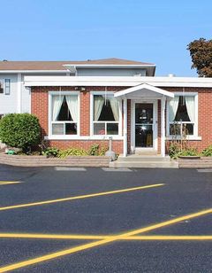 Super 8 by Wyndham Pembroke