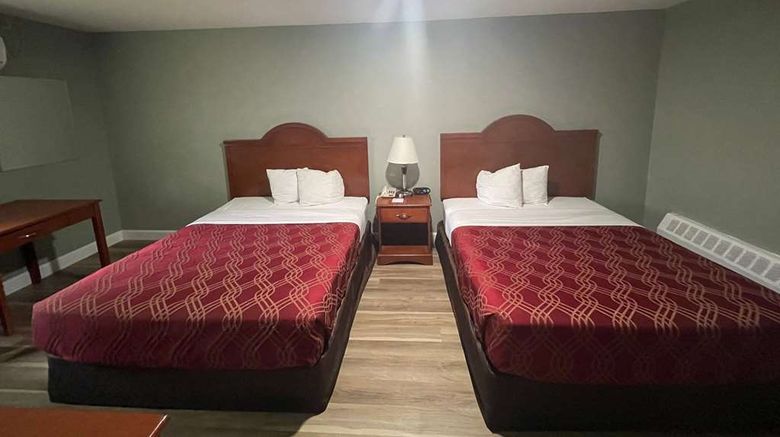 <b>Super 8 by Wyndham Pembroke Room</b>. Images powered by <a href="https://iceportal.shijigroup.com/" title="IcePortal" target="_blank">IcePortal</a>.