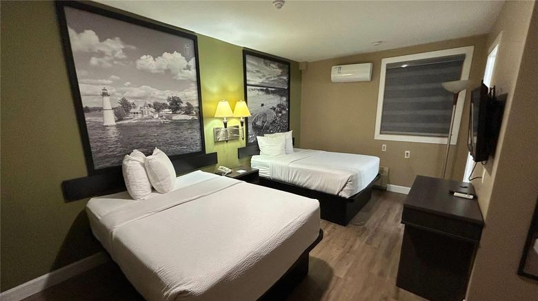 <b>Super 8 by Wyndham Pembroke Room</b>. Images powered by <a href="https://iceportal.shijigroup.com/" title="IcePortal" target="_blank">IcePortal</a>.