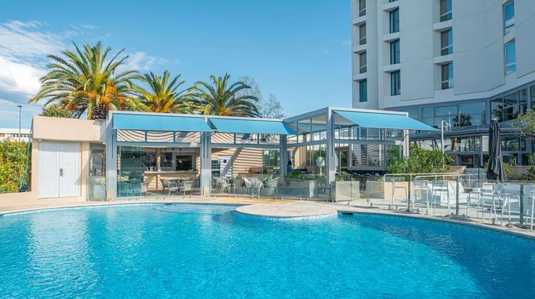 Radisson Hotel Nice Airport Pool