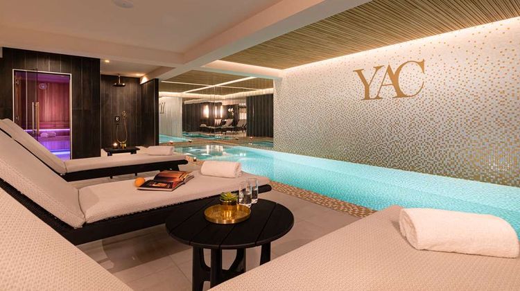 Hotel YAC Paris Clichy Radisson Individ Pool