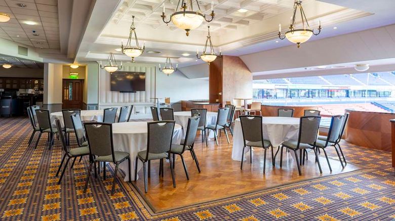 <b>Bolton Stadium Hotel,Radisson Individual Meeting</b>. Images powered by <a href="https://iceportal.shijigroup.com/" title="IcePortal" target="_blank">IcePortal</a>.
