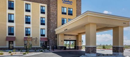 Comfort Inn & Suites Bennett Exterior