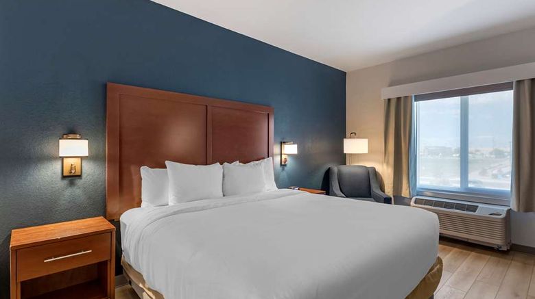 <b>Comfort Inn & Suites Bennett Room</b>. Images powered by <a href="https://iceportal.shijigroup.com/" title="IcePortal" target="_blank">IcePortal</a>.