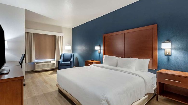 <b>Comfort Inn & Suites Bennett Suite</b>. Images powered by <a href="https://iceportal.shijigroup.com/" title="IcePortal" target="_blank">IcePortal</a>.