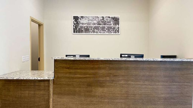 <b>Sleep Inn & Suites-Coliseum Area Lobby</b>. Images powered by <a href="https://iceportal.shijigroup.com/" title="IcePortal" target="_blank">IcePortal</a>.