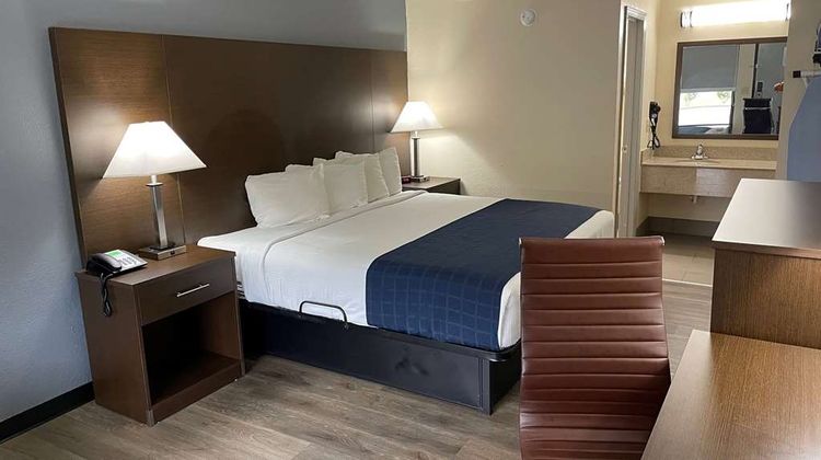 Baymont by Wyndham Ridgeland I-95 Room
