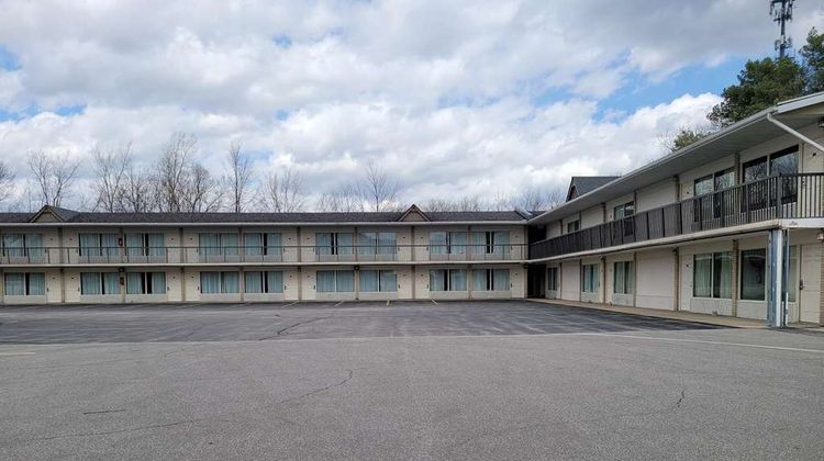 Days Inn by Wyndham Birch Run Exterior