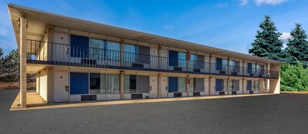 Days Inn by Wyndham Birch Run Exterior