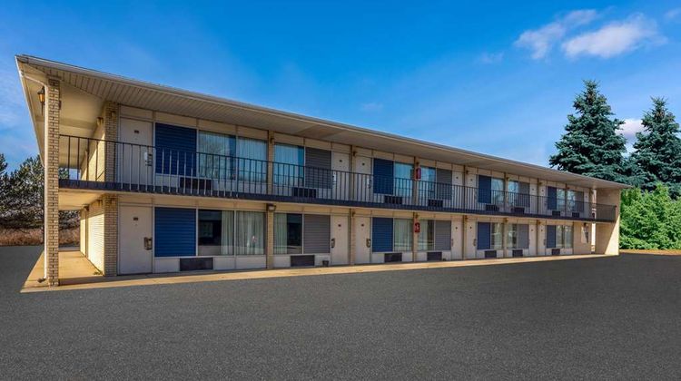 Days Inn by Wyndham Birch Run Exterior