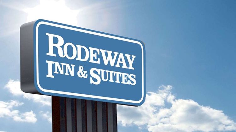 Rodeway Inn & Suites Exterior