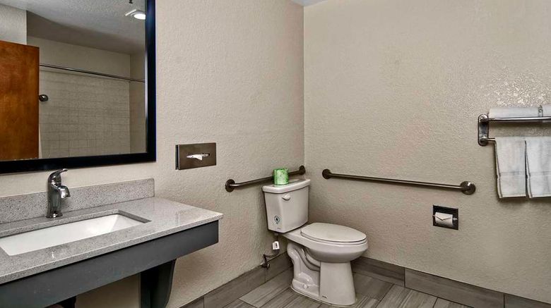 <b>Quality Inn & Suites Room</b>. Images powered by <a href="https://iceportal.shijigroup.com/" title="IcePortal" target="_blank">IcePortal</a>.