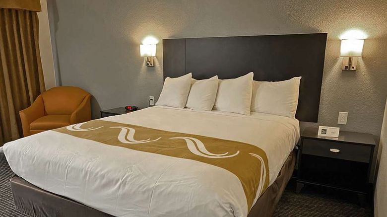 <b>Quality Inn & Suites Room</b>. Images powered by <a href="https://iceportal.shijigroup.com/" title="IcePortal" target="_blank">IcePortal</a>.