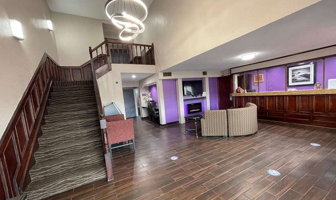 Baymont by Wyndham Omaha South Lobby