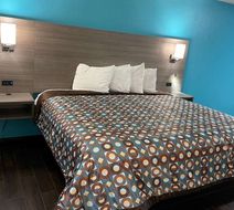 Baymont by Wyndham Omaha South Room