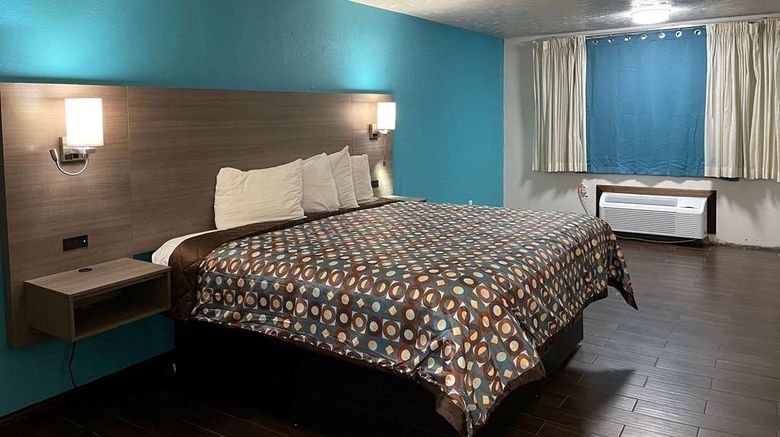 <b>Baymont by Wyndham Omaha South Room</b>. Images powered by <a href="https://iceportal.shijigroup.com/" title="IcePortal" target="_blank">IcePortal</a>.