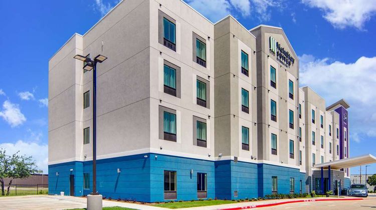 MainStay Suites Exterior