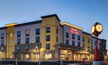 Hampton Inn & Suites Marina