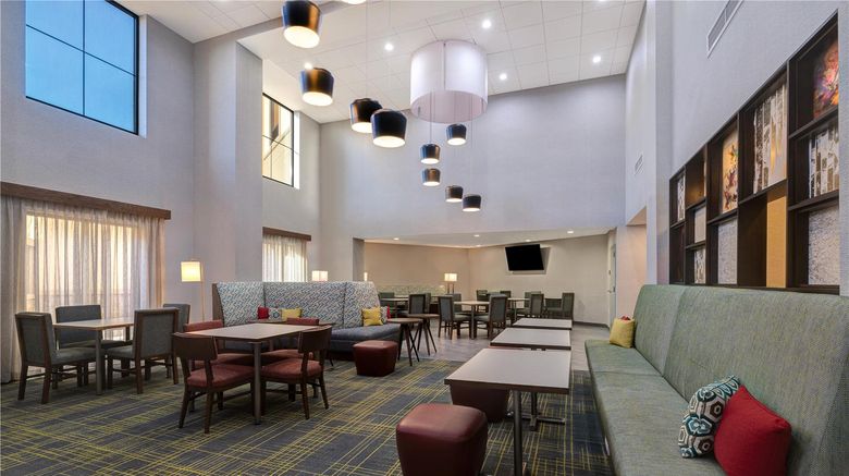<b>Hampton Inn & Suites Marina Lobby</b>. Images powered by <a href="https://iceportal.shijigroup.com/" title="IcePortal" target="_blank">IcePortal</a>.