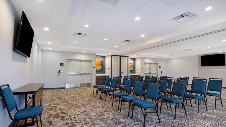 <b>Hampton Inn & Suites Marina Meeting</b>. Images powered by <a href="https://iceportal.shijigroup.com/" title="IcePortal" target="_blank">IcePortal</a>.