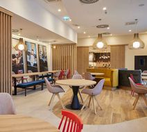 Hampton by Hilton Poznan Swarzedz Lobby