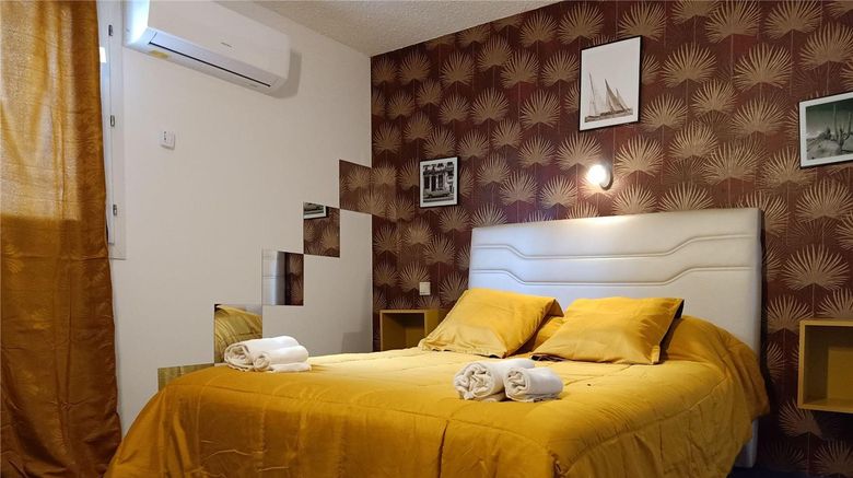 <b>Astrotel Hotel Room</b>. Images powered by <a href="https://iceportal.shijigroup.com/" title="IcePortal" target="_blank">IcePortal</a>.