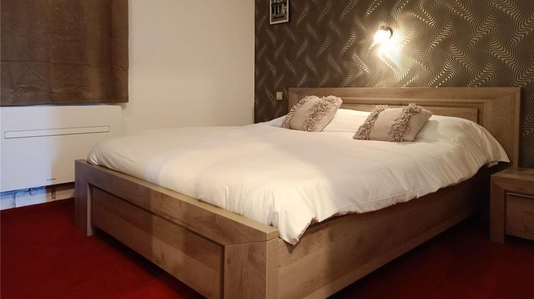 <b>Astrotel Hotel Room</b>. Images powered by <a href="https://iceportal.shijigroup.com/" title="IcePortal" target="_blank">IcePortal</a>.