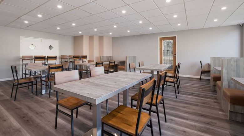 <b>SureStay Plus Hotel Best Western Upland Restaurant</b>. Images powered by <a href="https://iceportal.shijigroup.com/" title="IcePortal" target="_blank">IcePortal</a>.