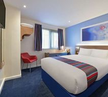 Travelodge Walton-on-Thames Central Room