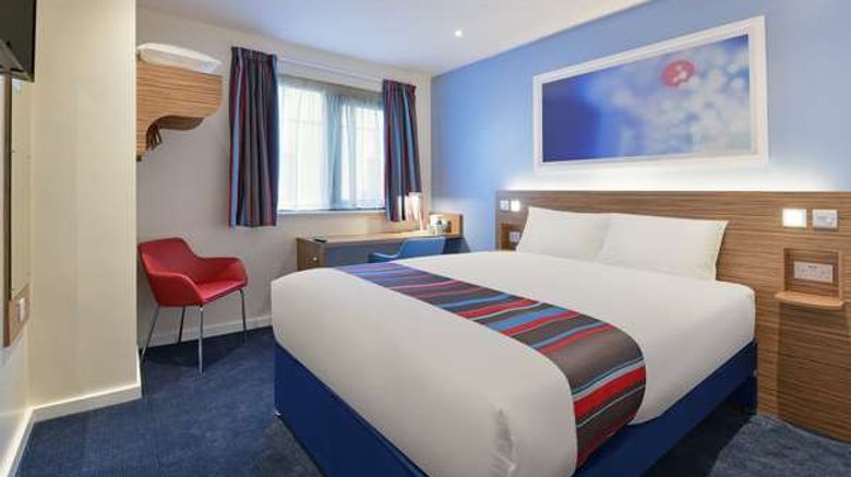 <b>Travelodge Walton-on-Thames Central Room</b>. Images powered by <a href="https://iceportal.shijigroup.com/" title="IcePortal" target="_blank">IcePortal</a>.