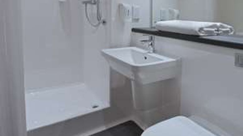<b>Travelodge Walton-on-Thames Central Room</b>. Images powered by <a href="https://iceportal.shijigroup.com/" title="IcePortal" target="_blank">IcePortal</a>.