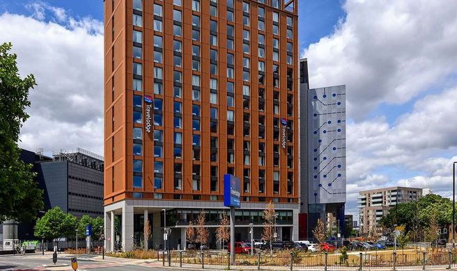Travelodge London Docklands Central Exterior