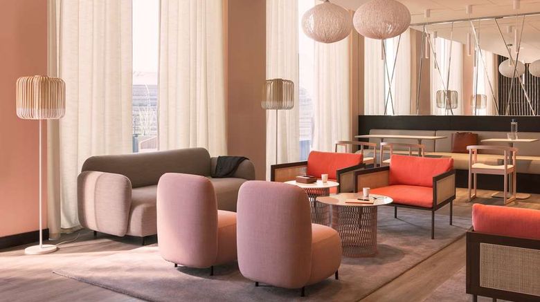 <b>OKKO Hotels Paris la Defense Restaurant</b>. Images powered by <a href="https://iceportal.shijigroup.com/" title="IcePortal" target="_blank">IcePortal</a>.
