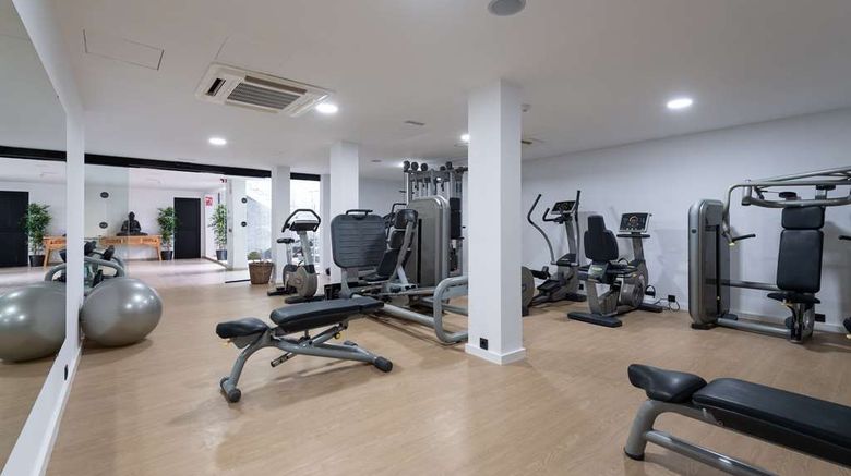 <b>Occidental Roca Negra Health</b>. Images powered by <a href="https://iceportal.shijigroup.com/" title="IcePortal" target="_blank">IcePortal</a>.