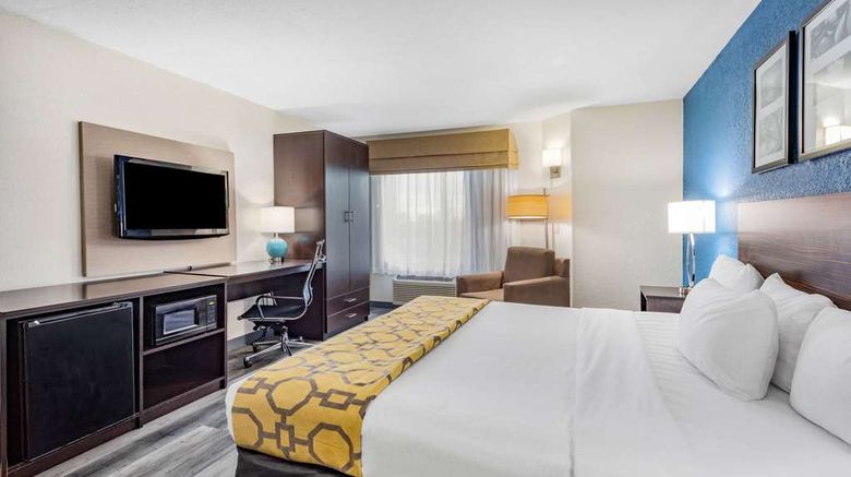 <b>Baymont by Wyndham Milan Suite</b>. Images powered by <a href="https://iceportal.shijigroup.com/" title="IcePortal" target="_blank">IcePortal</a>.