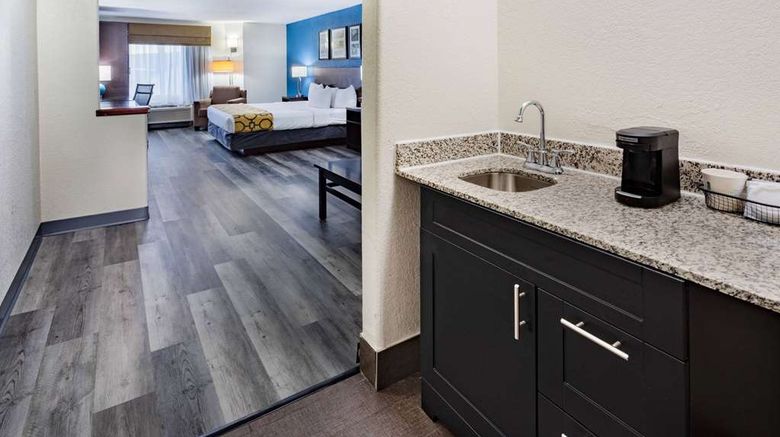 <b>Baymont by Wyndham Milan Suite</b>. Images powered by <a href="https://iceportal.shijigroup.com/" title="IcePortal" target="_blank">IcePortal</a>.