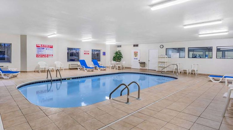 <b>Baymont by Wyndham Milan Pool</b>. Images powered by <a href="https://iceportal.shijigroup.com/" title="IcePortal" target="_blank">IcePortal</a>.