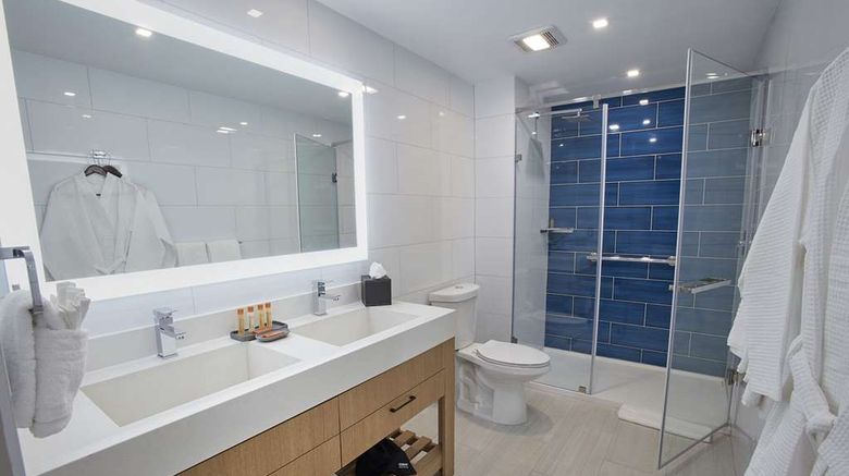 <b>Oceans at Divi Little Bay Room</b>. Images powered by <a href="https://iceportal.shijigroup.com/" title="IcePortal" target="_blank">IcePortal</a>.