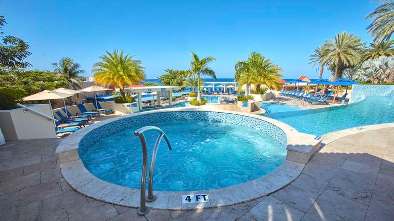 <b>Oceans at Divi Little Bay Pool</b>. Images powered by <a href="https://iceportal.shijigroup.com/" title="IcePortal" target="_blank">IcePortal</a>.
