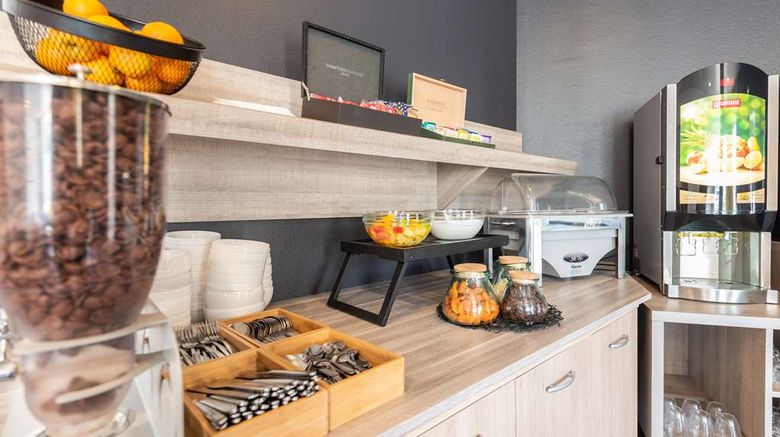 <b>Zenitude Narbonne Centre Restaurant</b>. Images powered by <a href="https://iceportal.shijigroup.com/" title="IcePortal" target="_blank">IcePortal</a>.