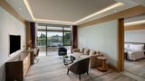 Howard Johnson by Wyndham LakeView Hotel Suite