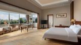 Howard Johnson by Wyndham LakeView Hotel Suite