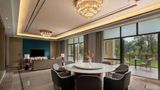 Howard Johnson by Wyndham LakeView Hotel Suite