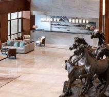 Howard Johnson by Wyndham LakeView Hotel Lobby