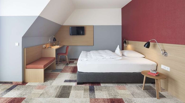 <b>Hotel Restaurant Schwanen Suite</b>. Images powered by <a href="https://iceportal.shijigroup.com/" title="IcePortal" target="_blank">IcePortal</a>.