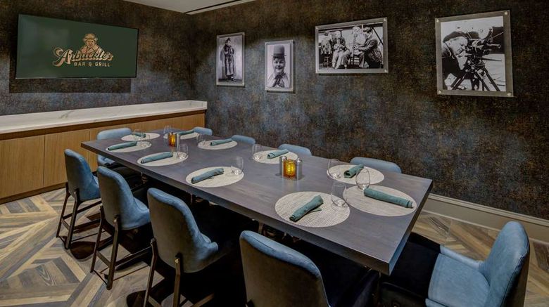 <b>Embassy Stes by Hilton Oceanfront Resort Restaurant</b>. Images powered by <a href="https://iceportal.shijigroup.com/" title="IcePortal" target="_blank">IcePortal</a>.
