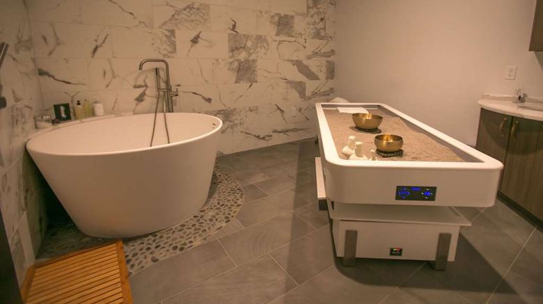 <b>Embassy Stes by Hilton Oceanfront Resort Spa</b>. Images powered by <a href="https://iceportal.shijigroup.com/" title="IcePortal" target="_blank">IcePortal</a>.