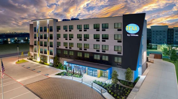 Tru by Hilton San Antonio at the Rim Exterior