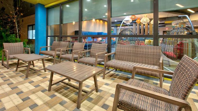 Tru by Hilton San Antonio at the Rim Exterior