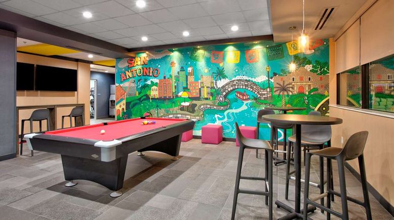 <b>Tru by Hilton San Antonio at the Rim Lobby</b>. Images powered by <a href="https://iceportal.shijigroup.com/" title="IcePortal" target="_blank">IcePortal</a>.